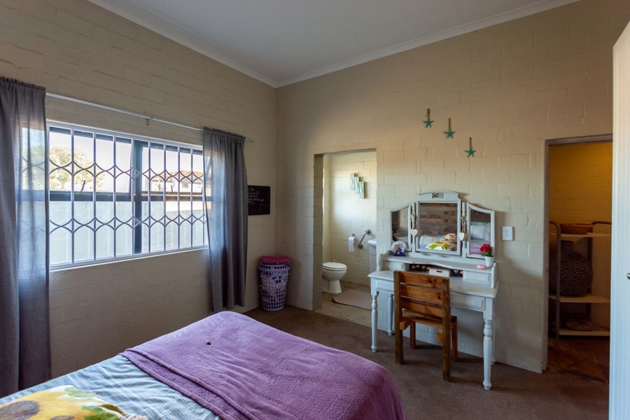 13 Bedroom Property for Sale in Olifantskop Western Cape